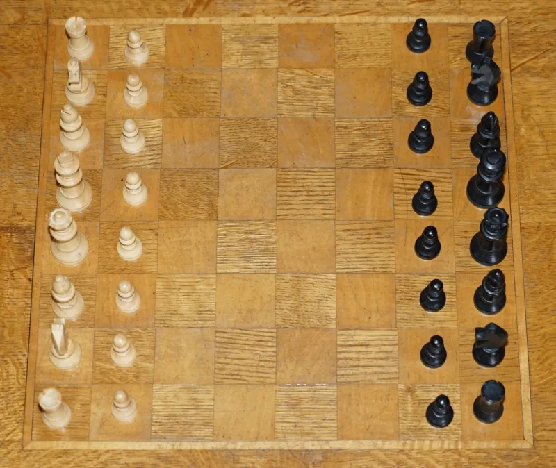 Pamono Vintage Honey Oak Chess Board Coffee Table With Chess Set> Game Tables