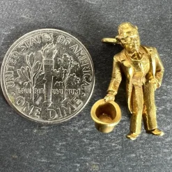 Pamono Vintage Italian 18 Karat Yellow Gold Lucky Gobbo Hunchback Charm Pendant, 1950s><noscript><img width=