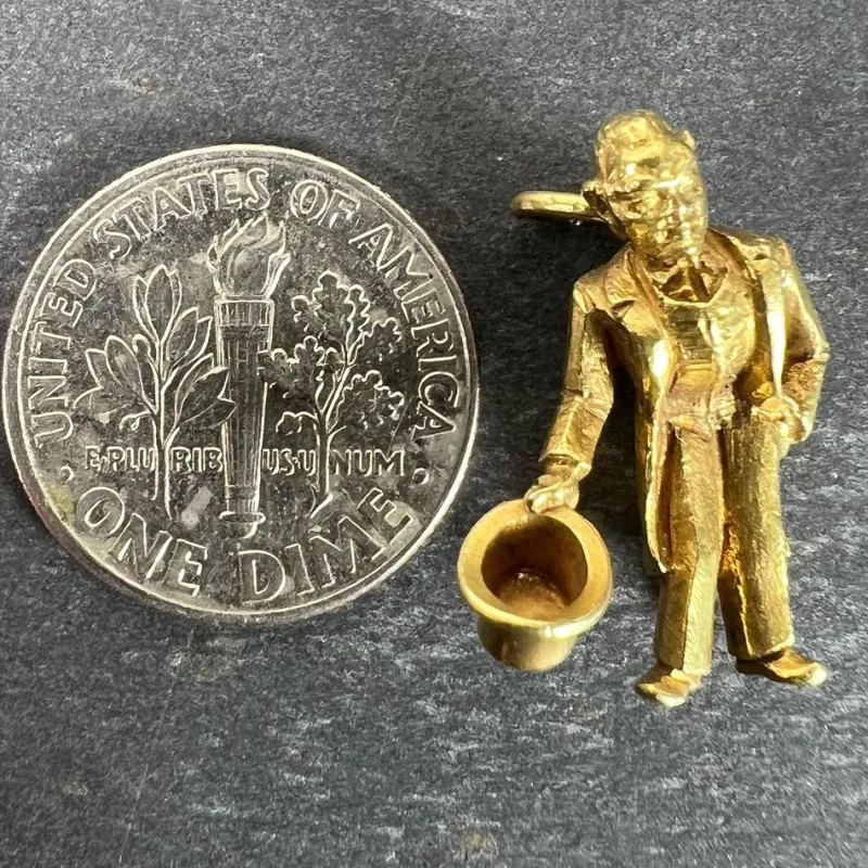 Pamono Vintage Italian 18 Karat Yellow Gold Lucky Gobbo Hunchback Charm Pendant, 1950s> Necklaces