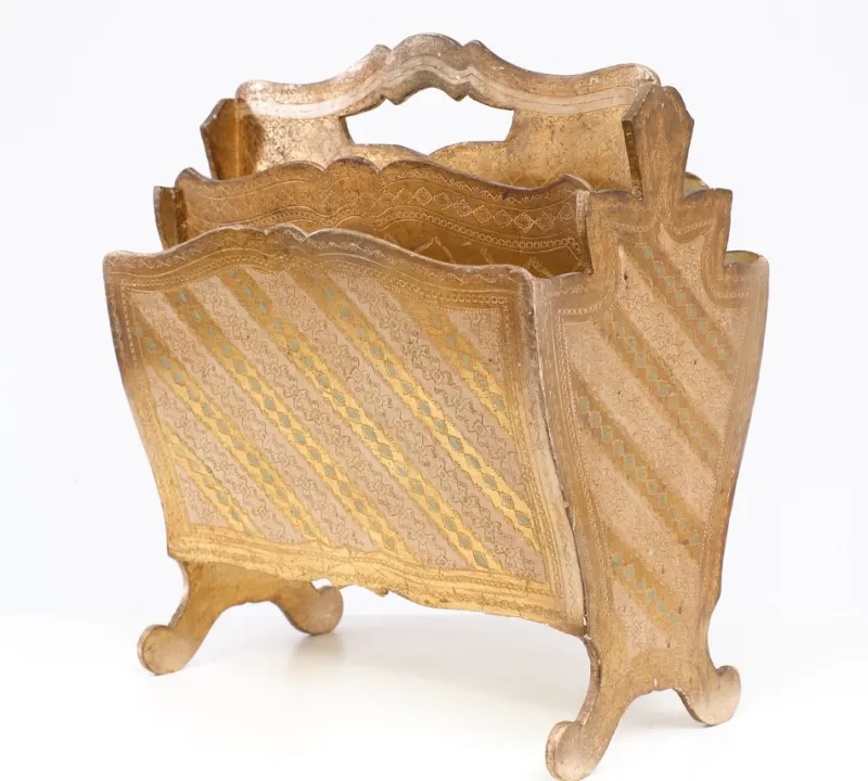 Sale Pamono Vintage Italian Florentine Magazine Rack in Giltwood, 1958