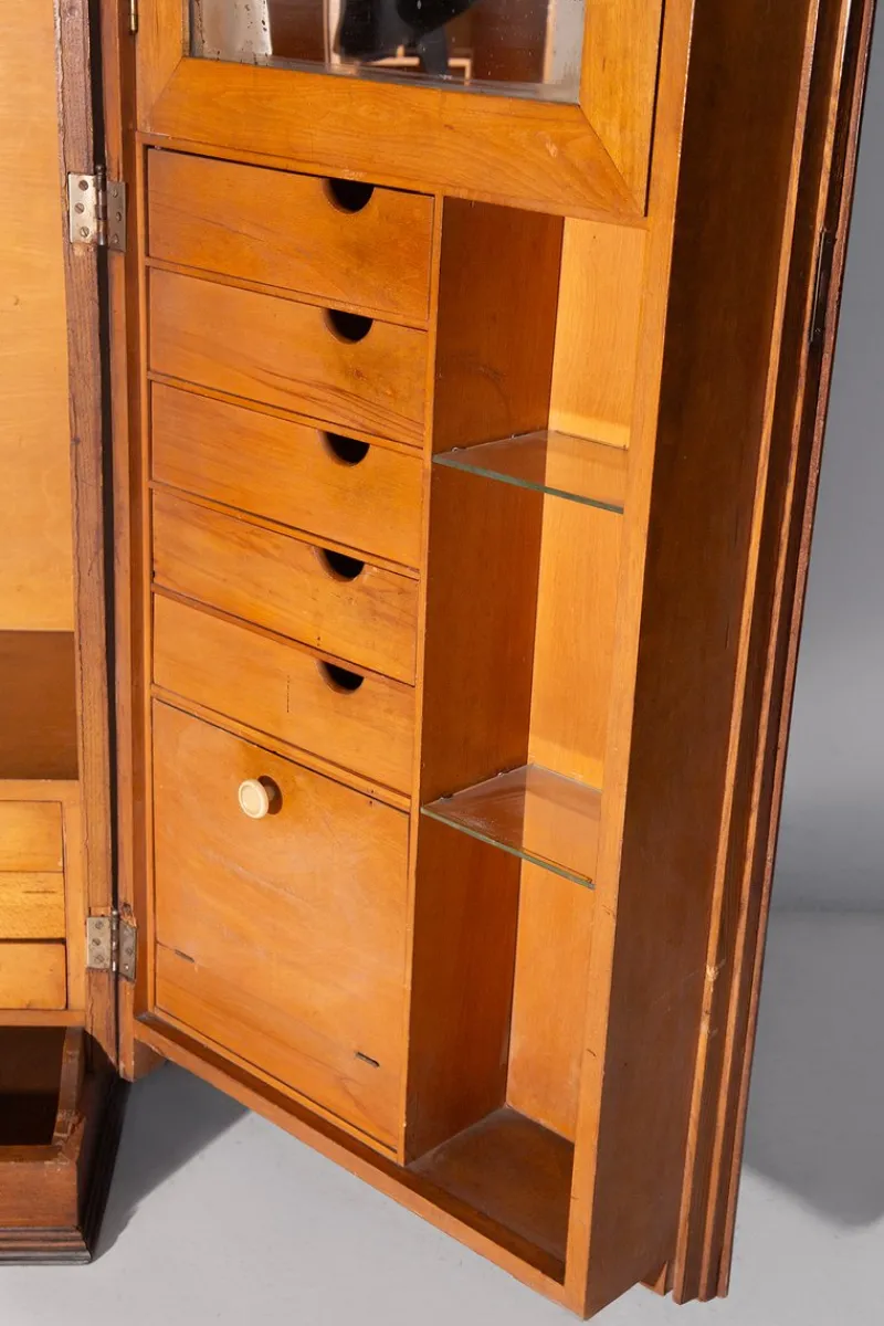 Pamono Vintage Italian Gentlemans Wardrobe, 1950s> Cabinets & Wardrobes