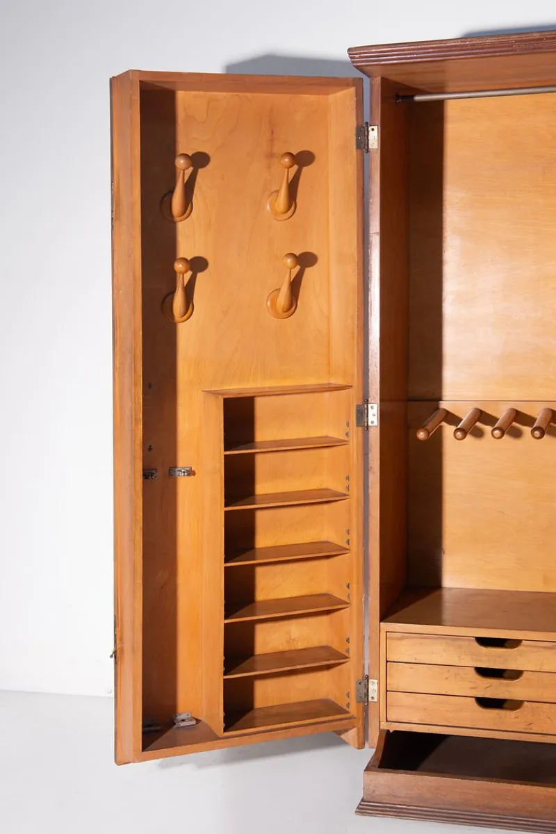 Pamono Vintage Italian Gentlemans Wardrobe, 1950s> Cabinets & Wardrobes