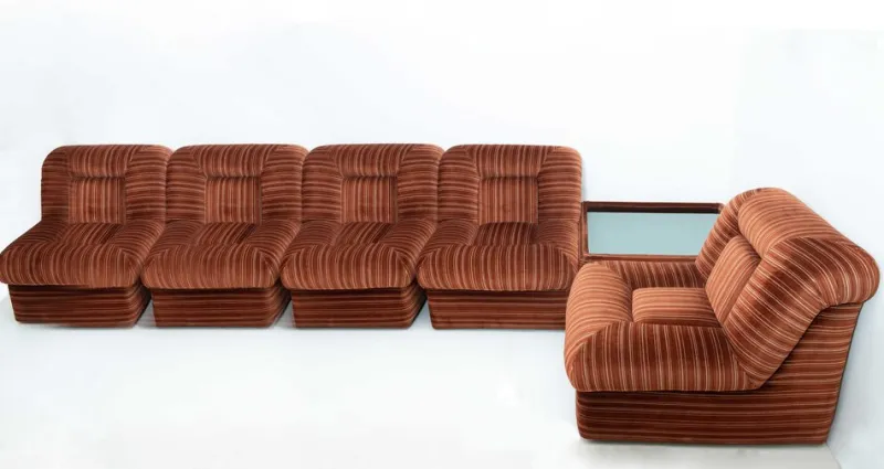 Outlet Pamono Vintage Italian Modular Armchairs and Coffee Table in Velvet, 1970, Set of 6