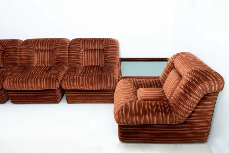 Outlet Pamono Vintage Italian Modular Armchairs and Coffee Table in Velvet, 1970, Set of 6