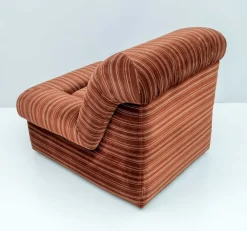 Outlet Pamono Vintage Italian Modular Armchairs and Coffee Table in Velvet, 1970, Set of 6
