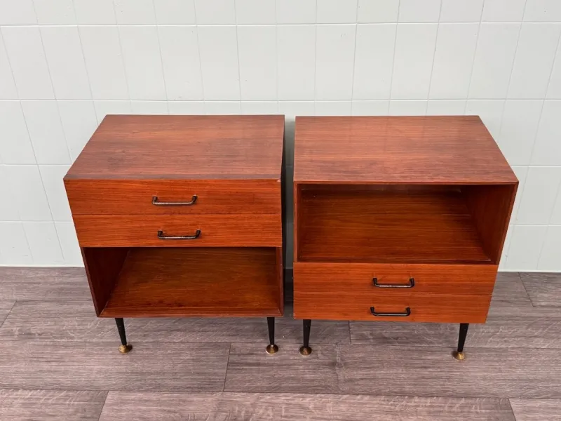 Pamono Vintage Italian Nightstands with Metal Legs, 1950s, Set of 2> Nightstands