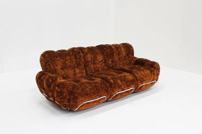 Pamono Vintage Italian Three-Seater Sofa in Velvet, 1970s> Couches & Sofas