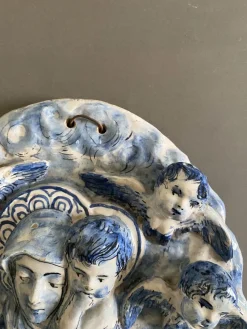 Pamono Vintage Italian White and Blue Pottery Holy Water Font with Little Angels, 1950s><noscript><img width=