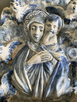 Pamono Vintage Italian White and Blue Pottery Holy Water Font with Little Angels, 1950s><noscript><img width=