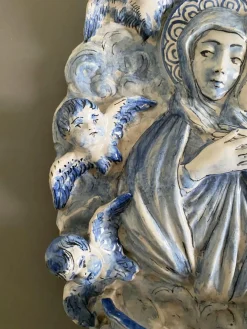 Pamono Vintage Italian White and Blue Pottery Holy Water Font with Little Angels, 1950s><noscript><img width=