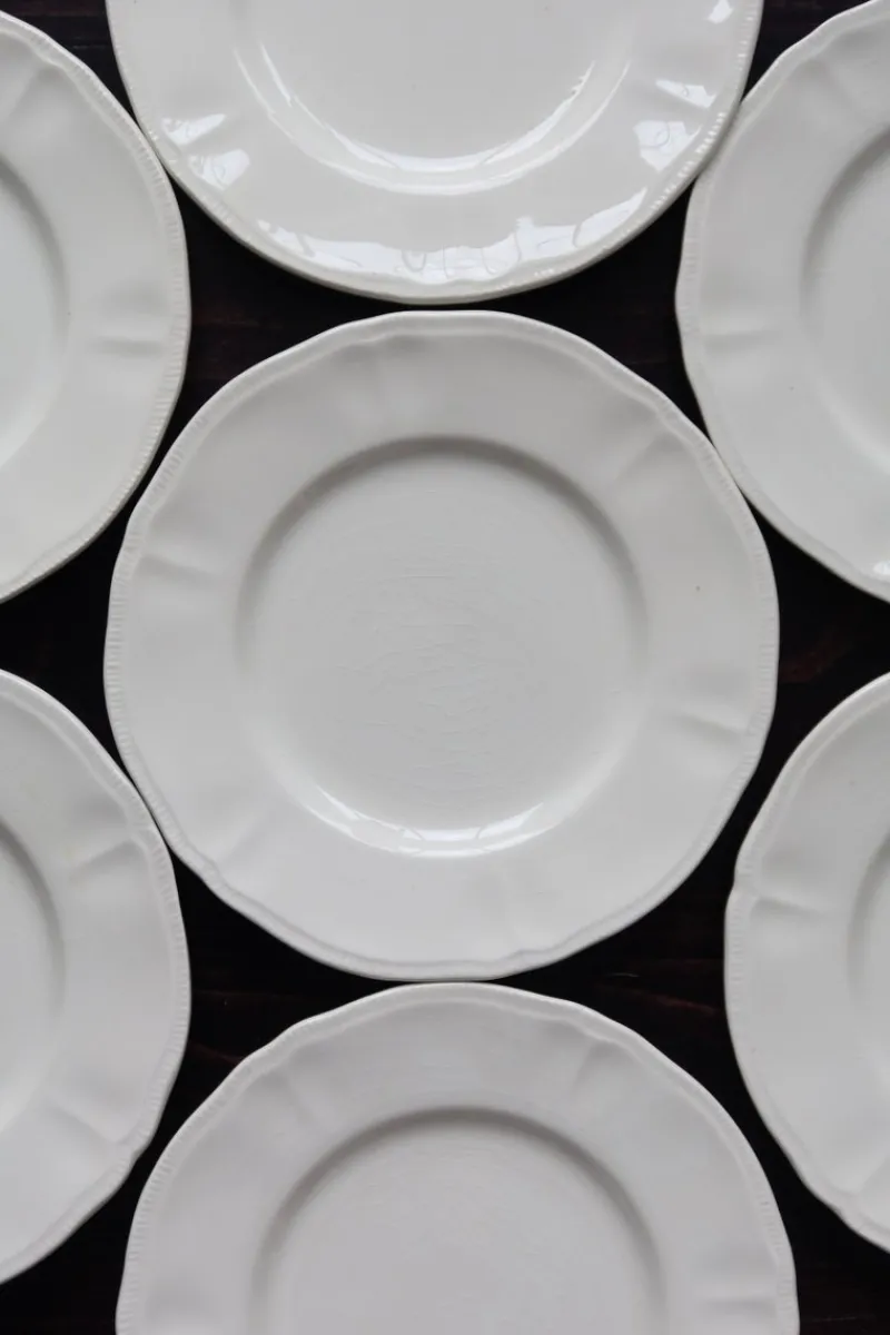Pamono Vintage Ivory Earthenware Dessert Plates by Marli Fretwork, 1980s, Set of 10> Dinner Plates & Bowls