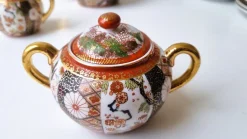 Pamono Vintage Japanese Imari Tea Service in Gilt Porcelain, 1950s, Set of 21><noscript><img width=