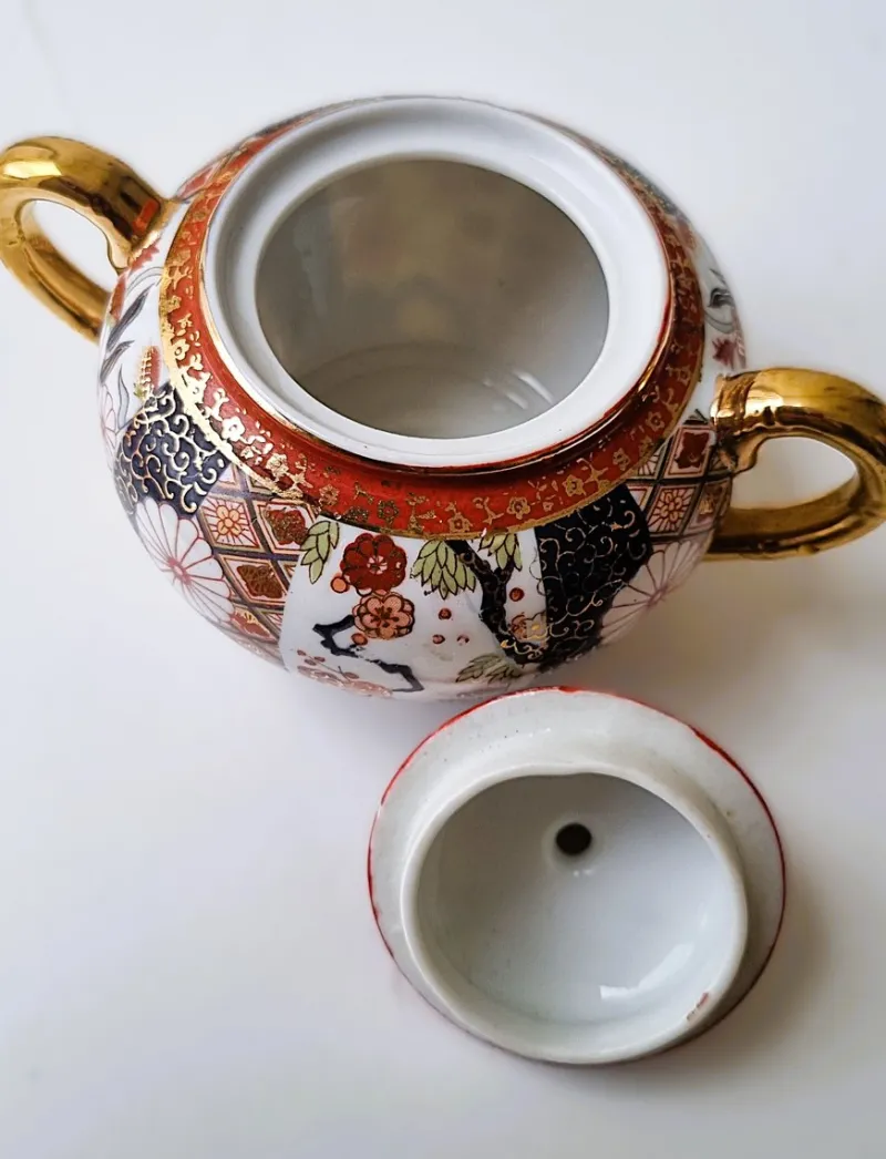 Pamono Vintage Japanese Imari Tea Service in Gilt Porcelain, 1950s, Set of 21> Coffee & Tea Service