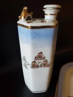 Pamono Vintage Japanese Murani Sake Set with Whistling Bird Decanter, Geisha Cups and Long Tray, 1920s, Set of 10><noscript><img width=
