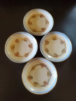 Pamono Vintage Japanese Murani Sake Set with Whistling Bird Decanter, Geisha Cups and Long Tray, 1920s, Set of 10><noscript><img width=