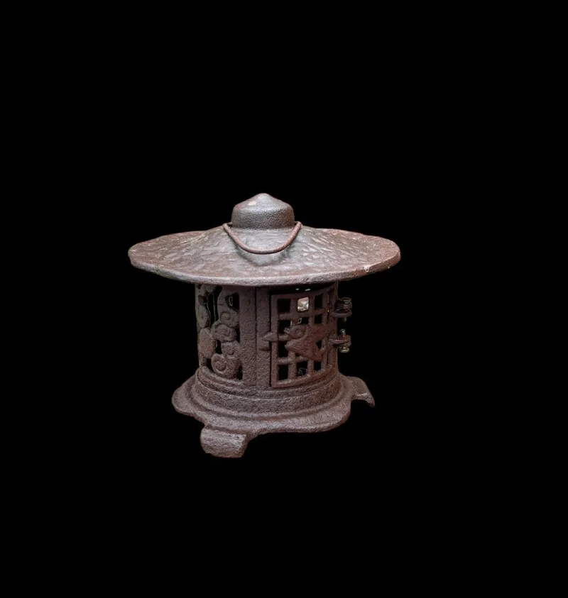 Pamono Vintage Japanese Style Cast Iron Pagode Garden Lantern, 1970s> Garden Accessories