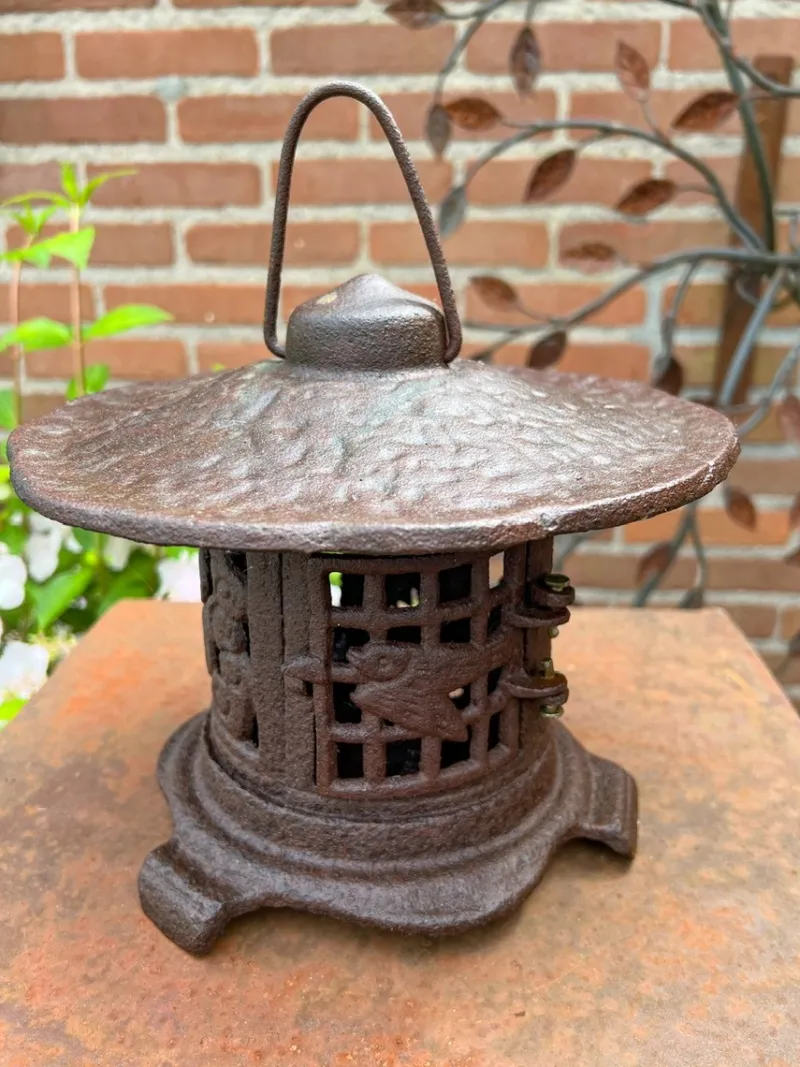 Pamono Vintage Japanese Style Cast Iron Pagode Garden Lantern, 1970s> Garden Accessories