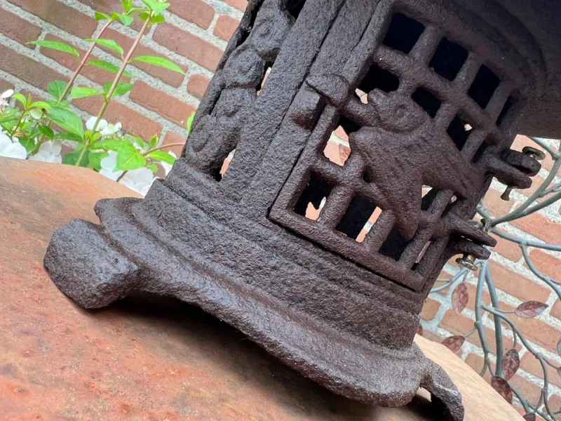Pamono Vintage Japanese Style Cast Iron Pagode Garden Lantern, 1970s> Garden Accessories