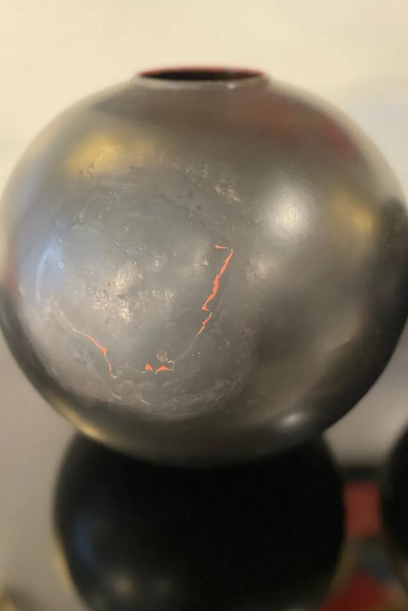 Online Pamono Vintage Japanese Vase in Black Metal, 1960