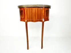 Pamono Vintage Kidney-Shaped Side Table with Brass Details> Nightstands