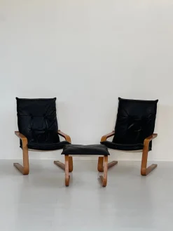 Sale Pamono Vintage Leather Armchairs and Pouf, 1970s, Set of 3