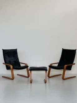 Sale Pamono Vintage Leather Armchairs and Pouf, 1970s, Set of 3