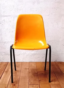 Pamono Vintage Meeting Chair in Orange Plastic><noscript><img width=