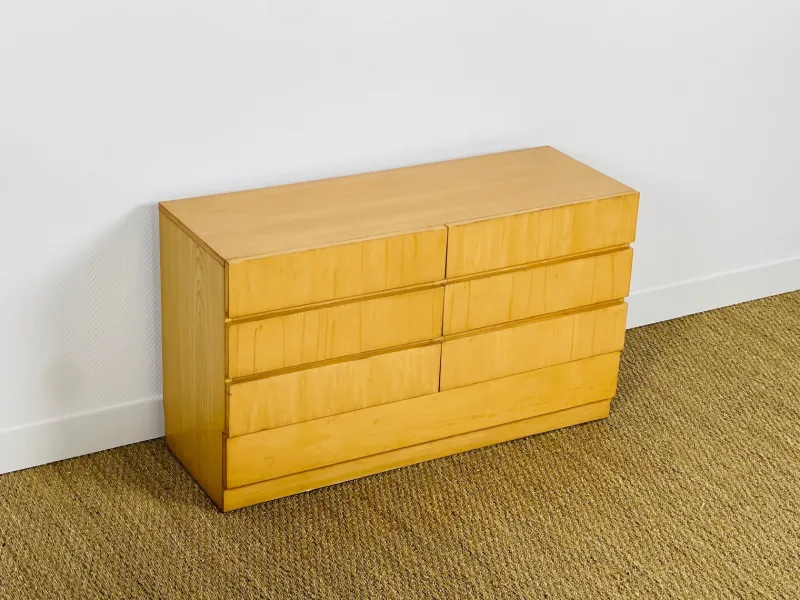 Pamono Vintage Minimalist Maple Chest of Drawers, 1960s