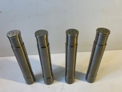 Pamono Vintage Minimalist Salt Shakers and Pepper Mill in Stainless Steel, Set of 4><noscript><img width=