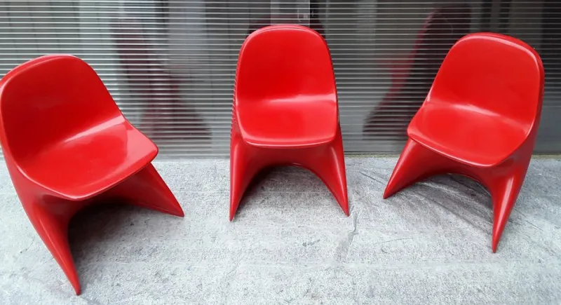Sale Pamono Vintage Model 2000 / 0/1 Red Plastic Chairs from Casala, 1972, Set of 3