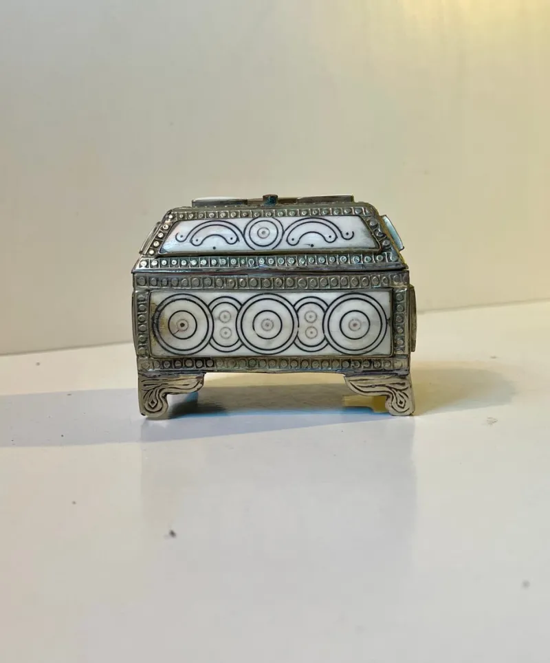 Pamono Vintage Moroccan Hand-Engraved Metal Jewelry Box, 1970s> Trunks Crates & Baskets