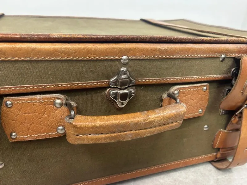 Pamono Vintage Naval Suitcase in Leather, 1930s> Trunks Crates & Baskets