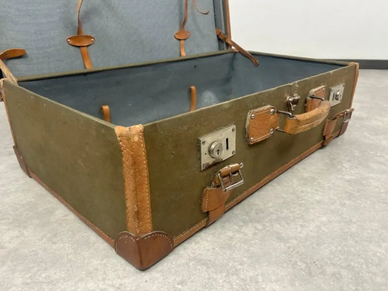 Pamono Vintage Naval Suitcase in Leather, 1930s> Trunks Crates & Baskets