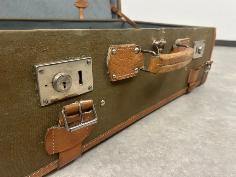 Pamono Vintage Naval Suitcase in Leather, 1930s> Trunks Crates & Baskets