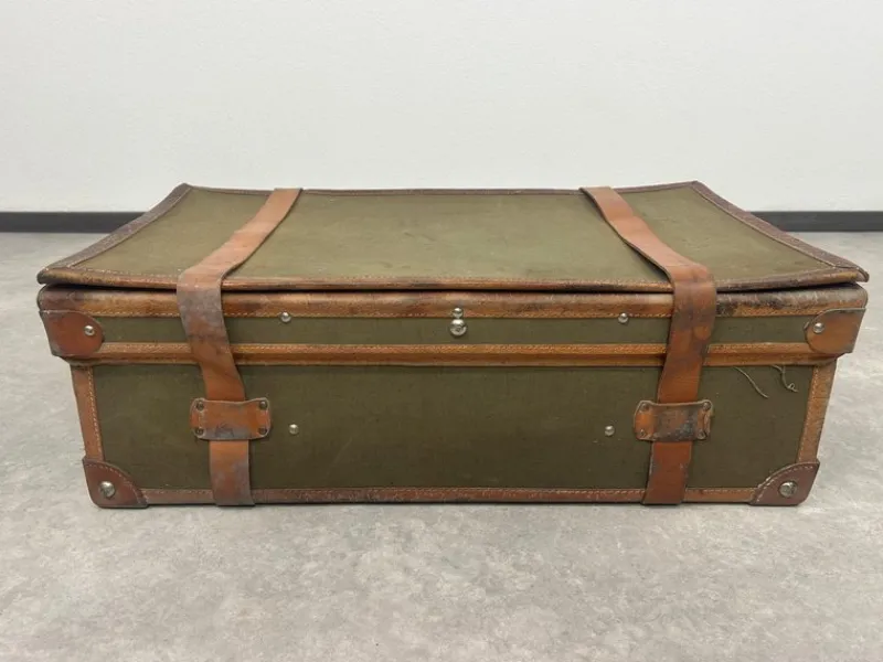 Pamono Vintage Naval Suitcase in Leather, 1930s> Trunks Crates & Baskets