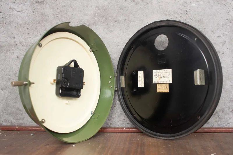 Online Pamono Vintage Navy Green Wall Clock from Seiko, 1990s