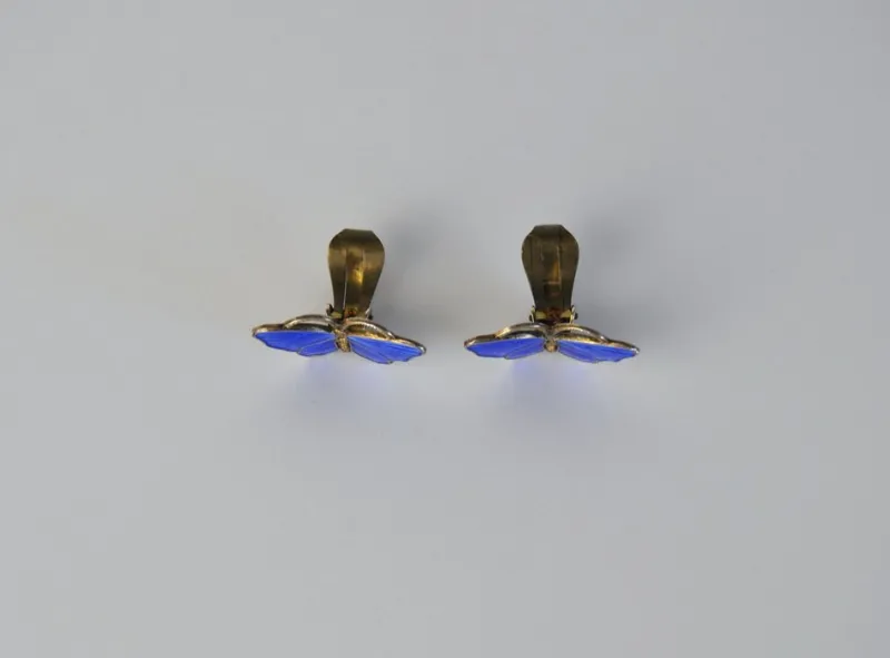 Pamono Vintage Norwegian Silver and Enamel Butterfly Ear Clips from Opro, Set of 2> Earrings