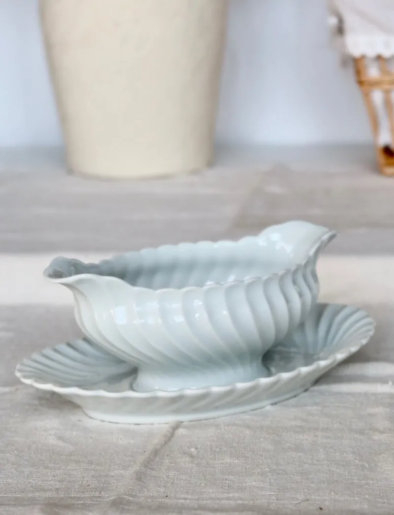 Pamono Vintage Oval Sauce Boat in White Porcelain from Haviland & Co., 1980s> Serving Dishes