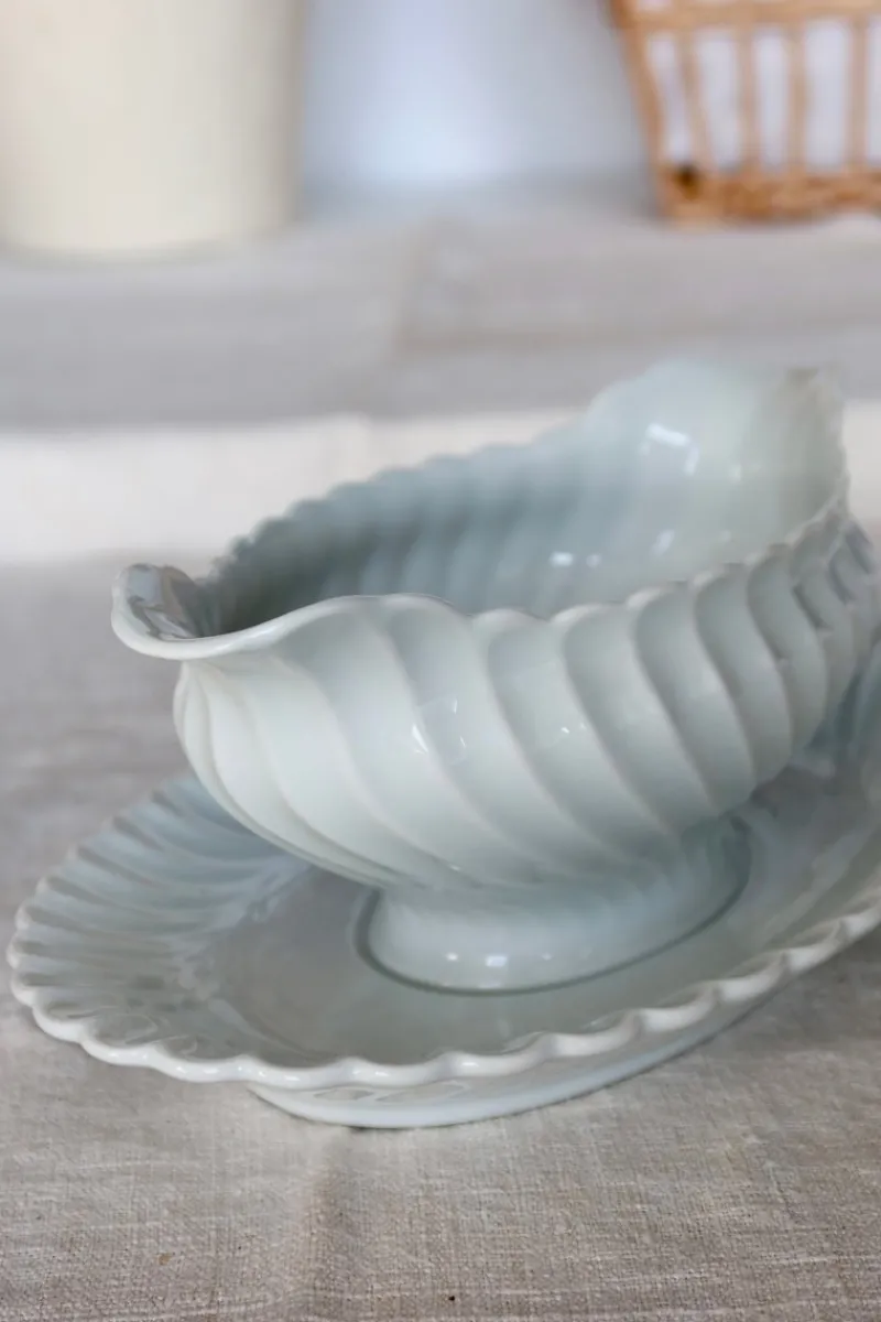 Pamono Vintage Oval Sauce Boat in White Porcelain from Haviland & Co., 1980s> Serving Dishes