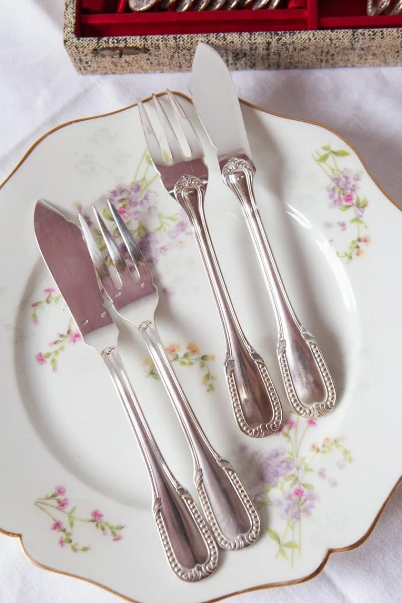 Sale Pamono Vintage Pearls Fish Cutlery Set by François Frionnet, 1930s, Set of 24