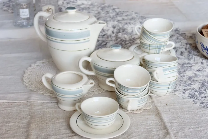 Hot Pamono Vintage 10-Person Coffee Set with Salins Earthenware and Geometric Design from Salins, 1920s, Set of 10