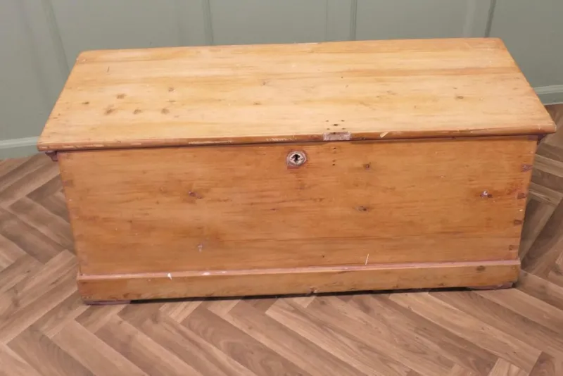 Pamono Vintage Pine Carriage Trunk> Trunks Crates & Baskets