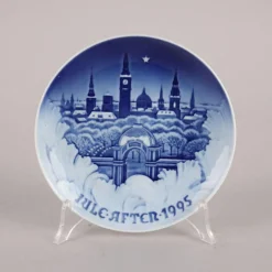Pamono Vintage Plates in Porcelain from Royal Copenhagen, Set of 12><noscript><img width=