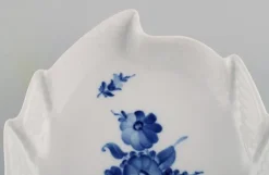 Online Pamono Vintage Porcelain Blue Flower Braided Leaf Shaped Dish Model Number 10/8002 from Royal Copenhagen