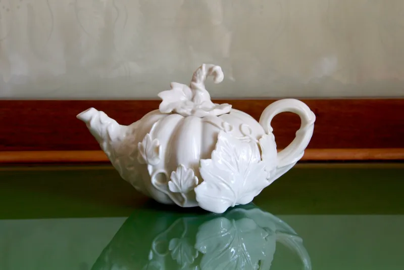 Pamono Vintage Porcelain Coffee Set by Henriette, 1990s, Set of 10> Coffee & Tea Service