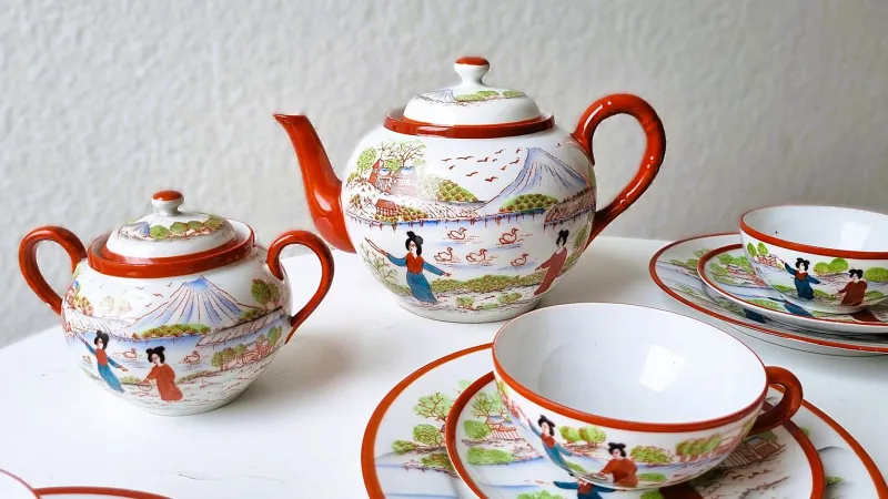 Pamono Vintage Porcelain Fudschijama Geisha Tea Service, Japan, 1960s, Set of 17> Coffee & Tea Service