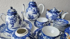 Online Pamono Vintage Porcelain Tea Service, 1950s, Set of 44