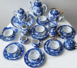 Online Pamono Vintage Porcelain Tea Service, 1950s, Set of 44