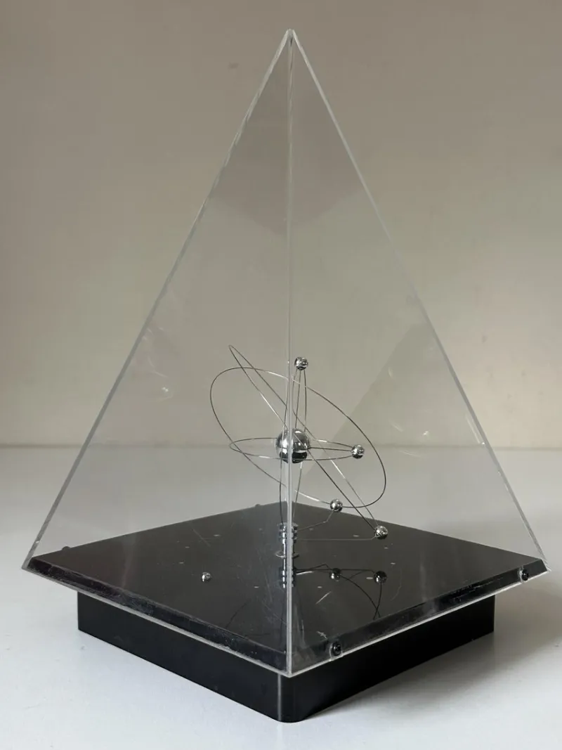 Sale Pamono Vintage Pyramid Clock, 1980s