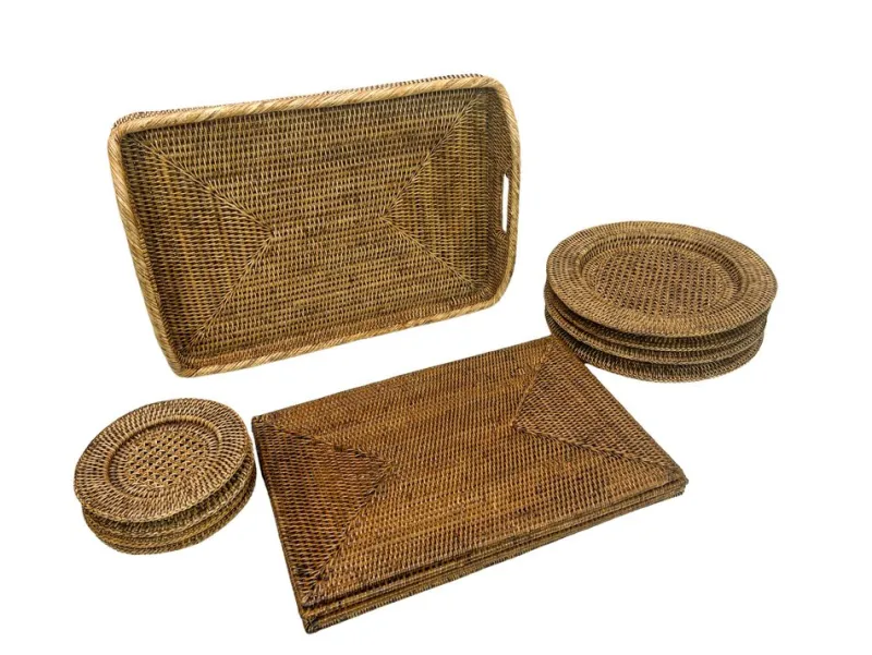 Pamono Vintage Rattan Plates, Serving Tray and Placemats, 1970s, Set of 13> Dinnerware Accessories